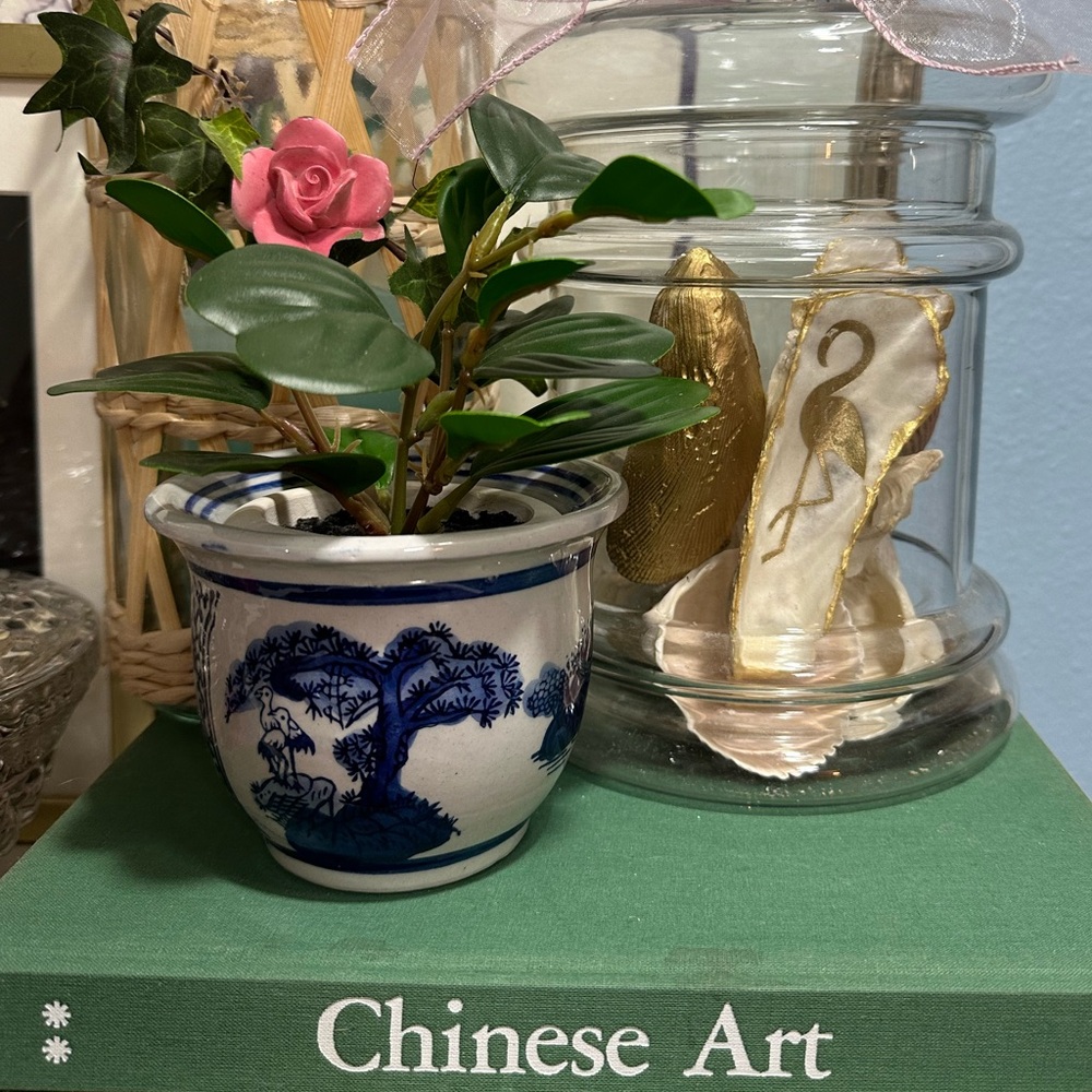 Small blue & white chinoiserie flower planter